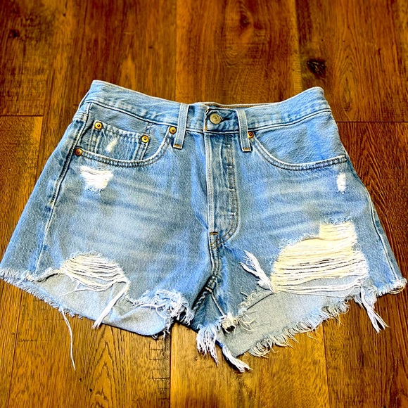 Levi’s high rise 501 shorts, size 26 - Picture 1 of 2